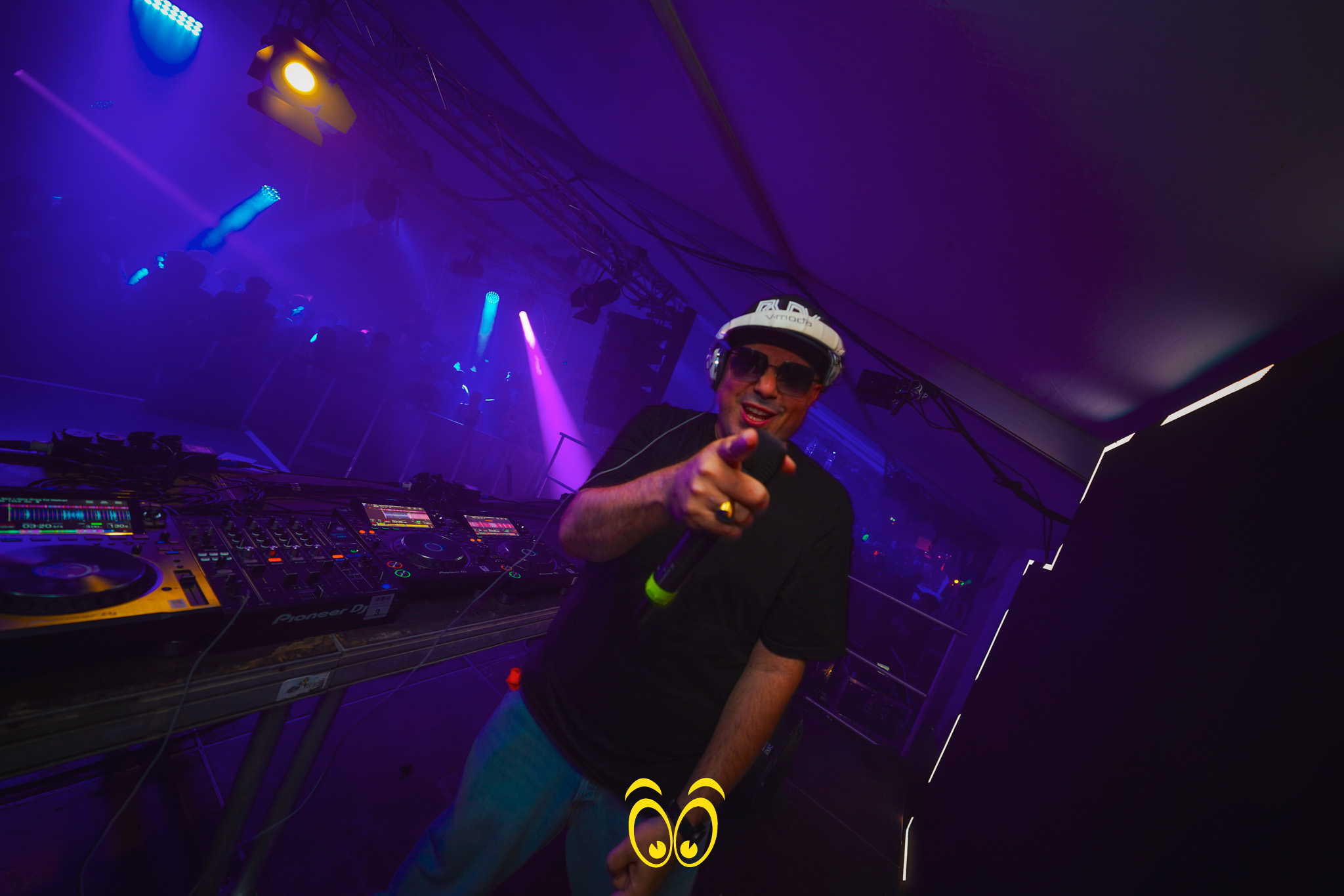 V-PARTY Galerie