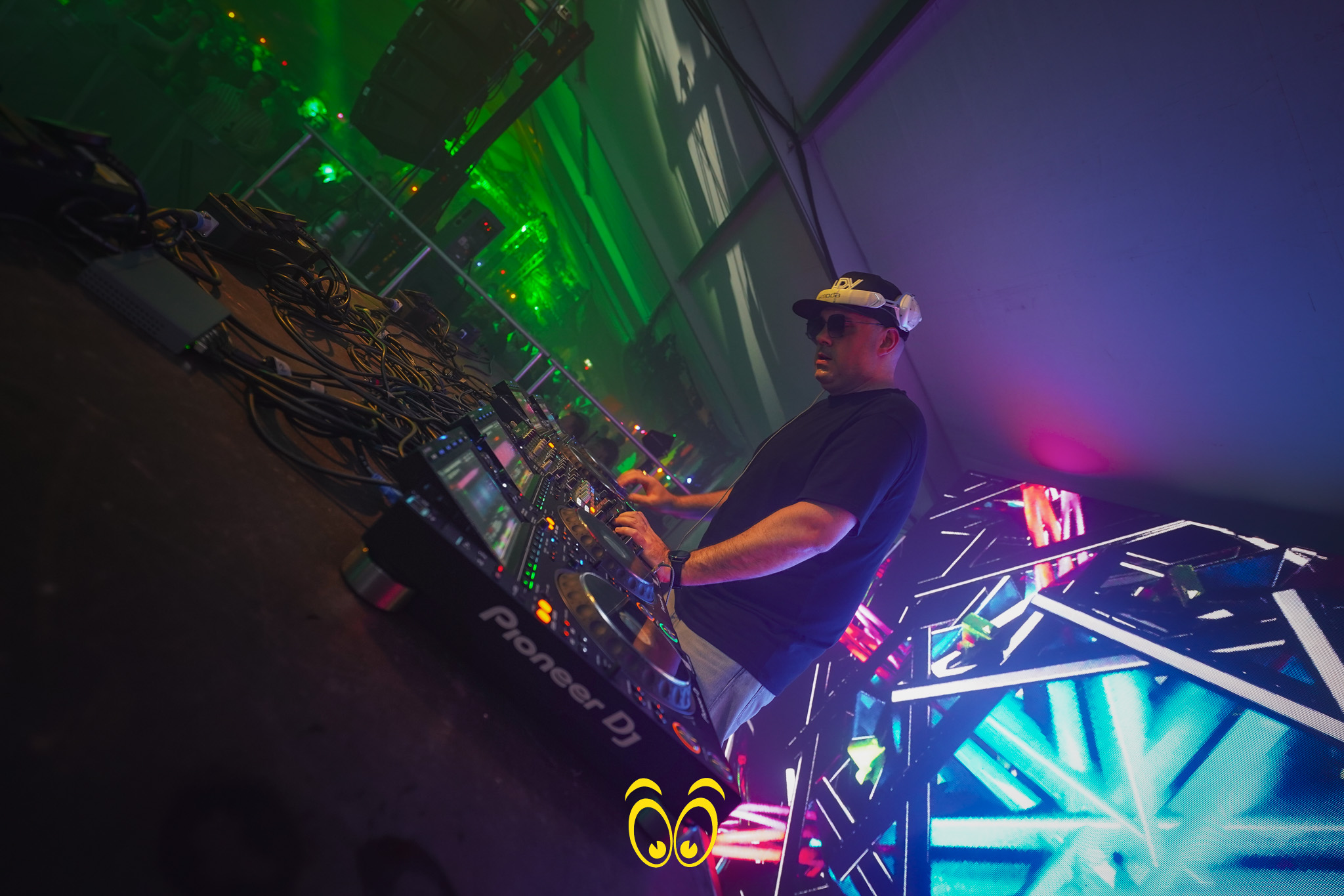 V-PARTY Galerie