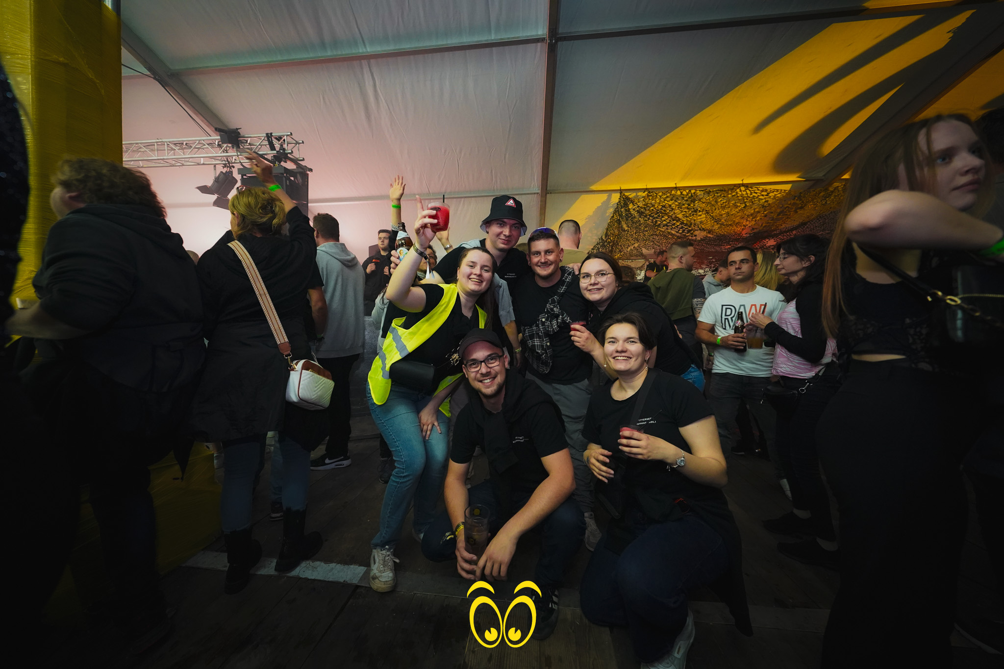 V-PARTY Galerie