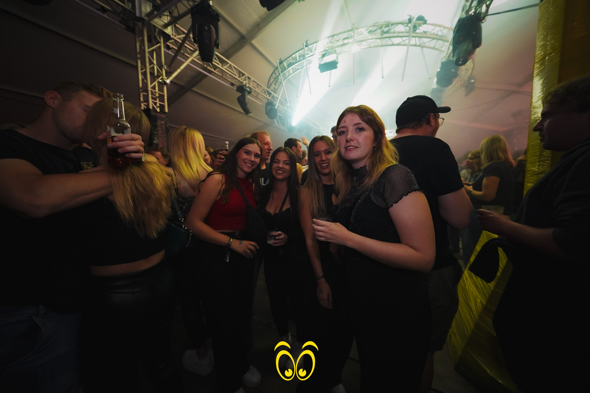 V-PARTY Galerie