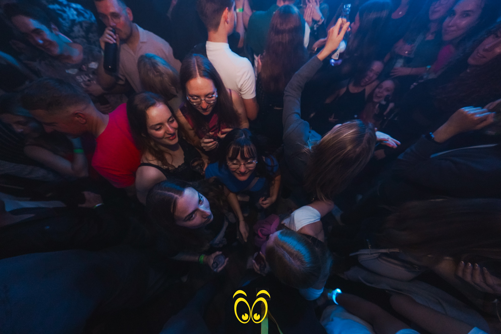 V-PARTY Galerie
