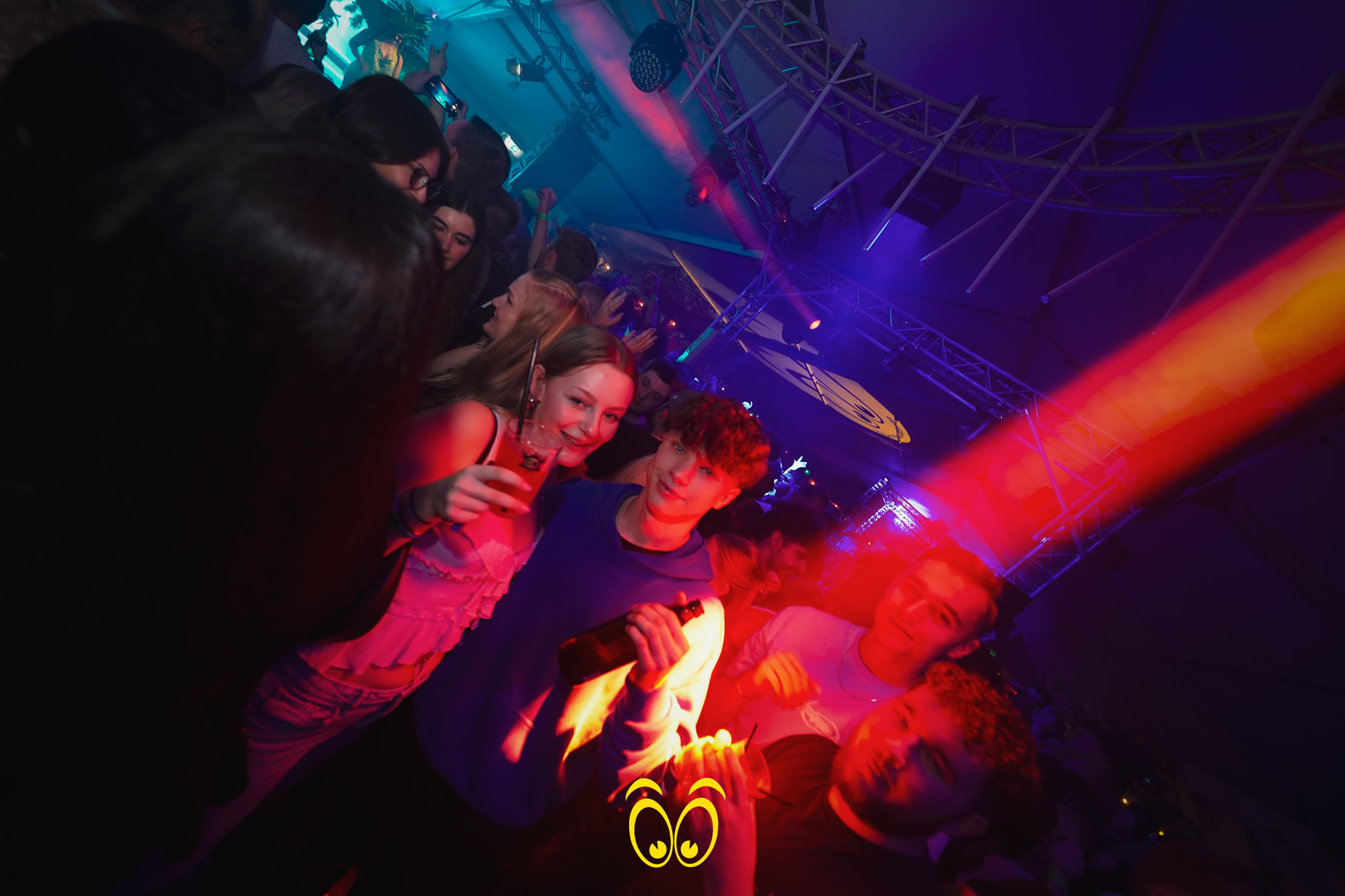 V-PARTY Galerie