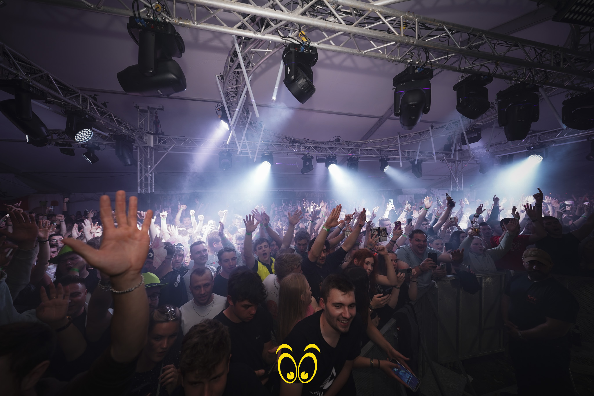 V-PARTY Galerie