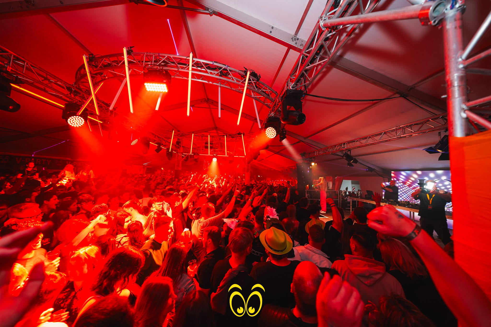 V-PARTY Galerie