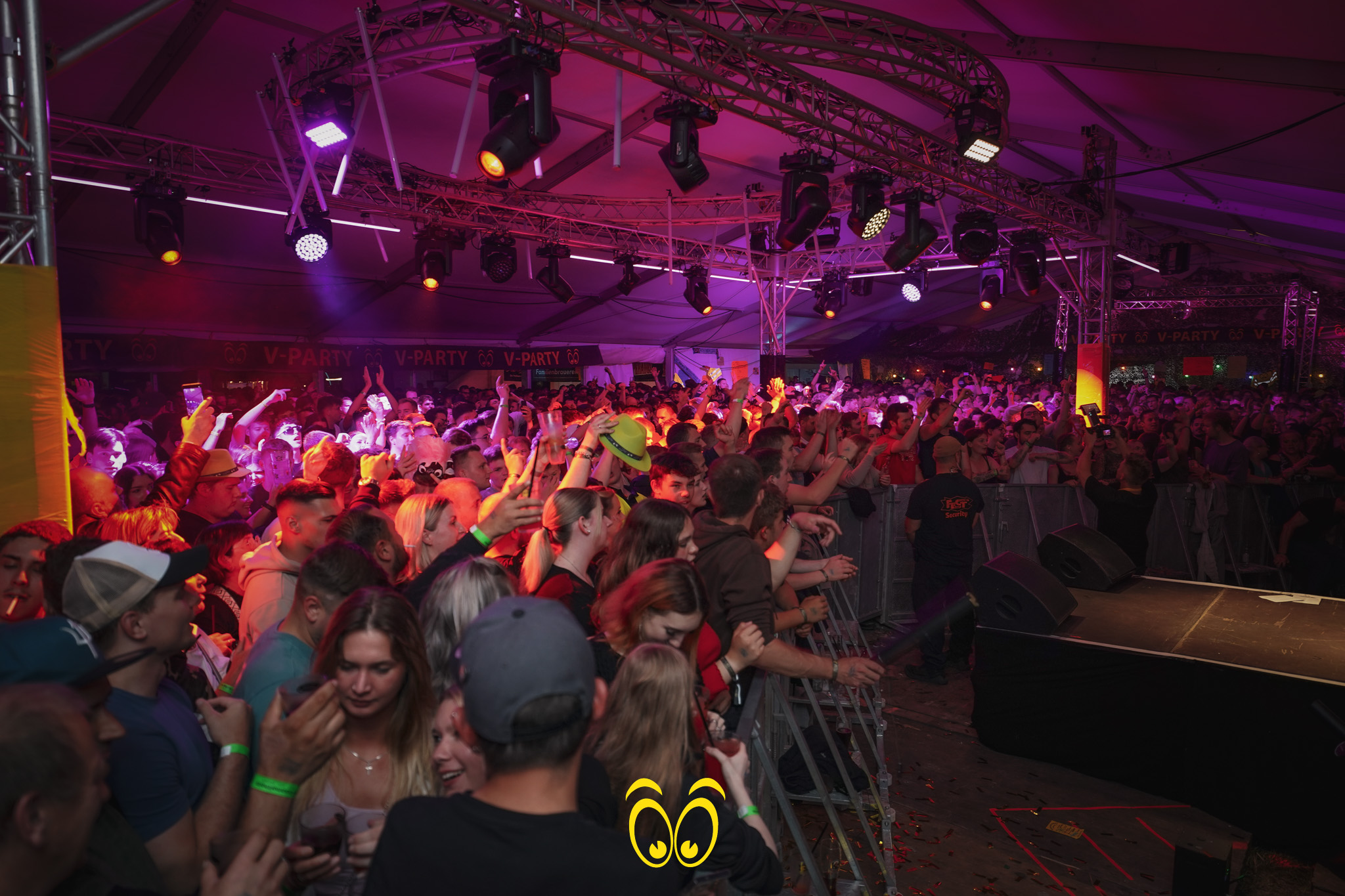V-PARTY Galerie
