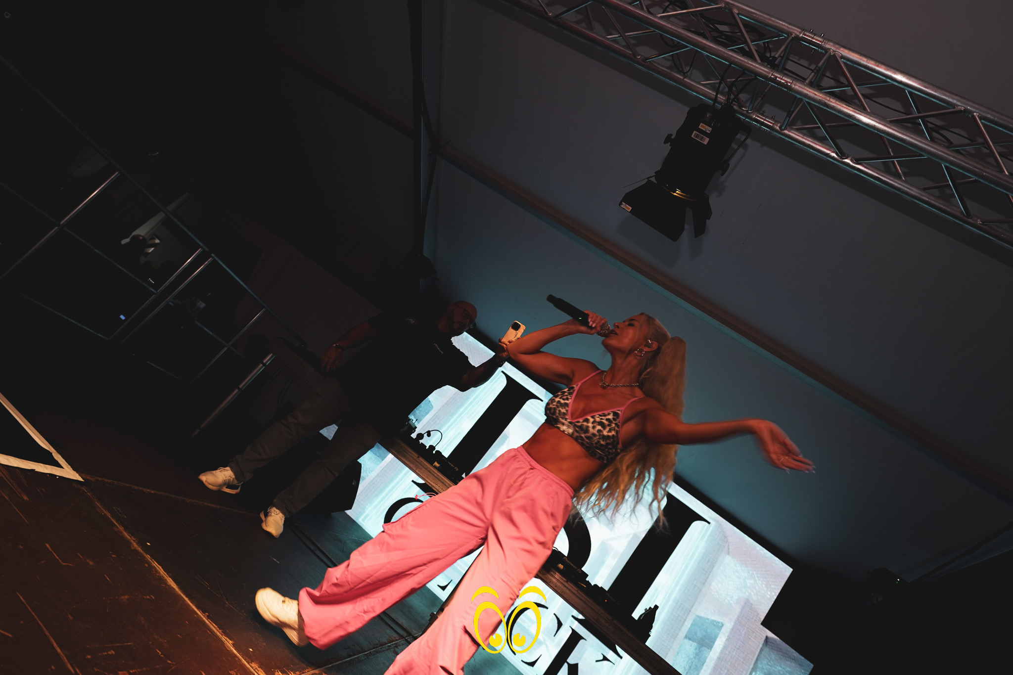 V-PARTY Galerie