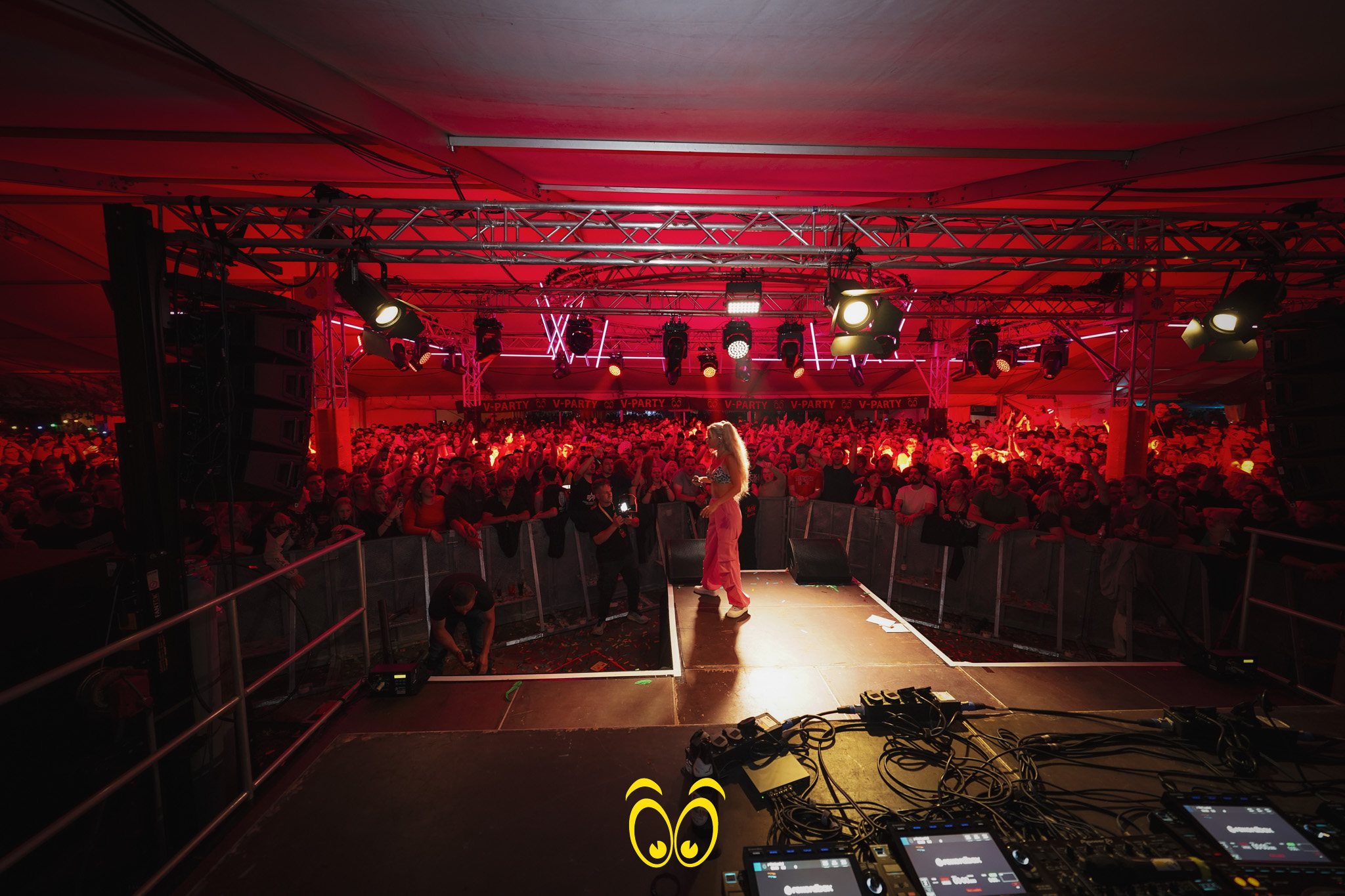 V-PARTY Galerie