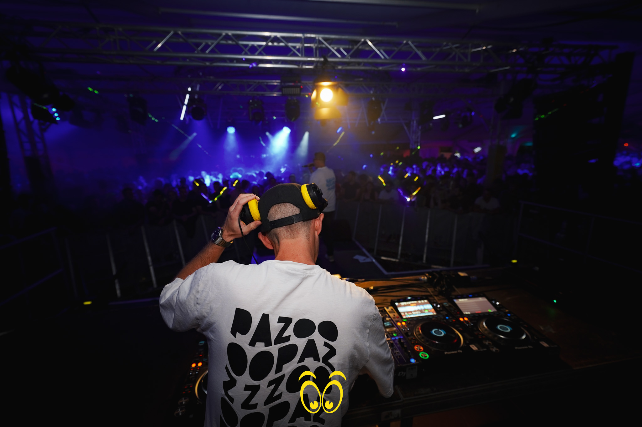 V-PARTY Galerie