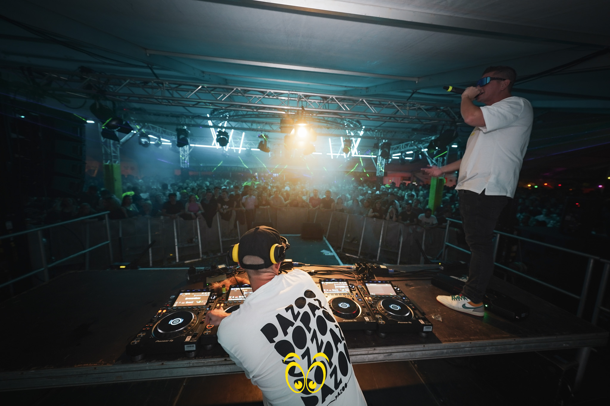 V-PARTY Galerie