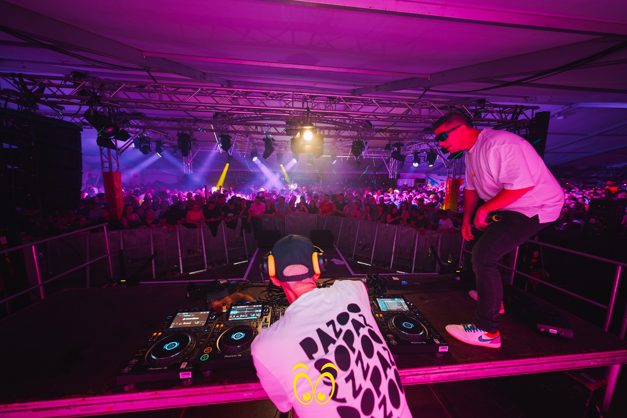 V-PARTY Galerie