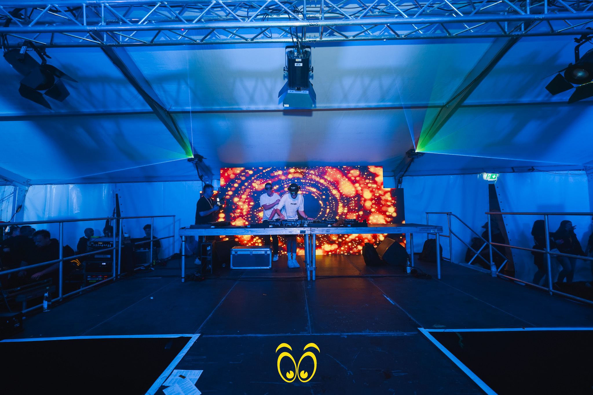 V-PARTY Galerie