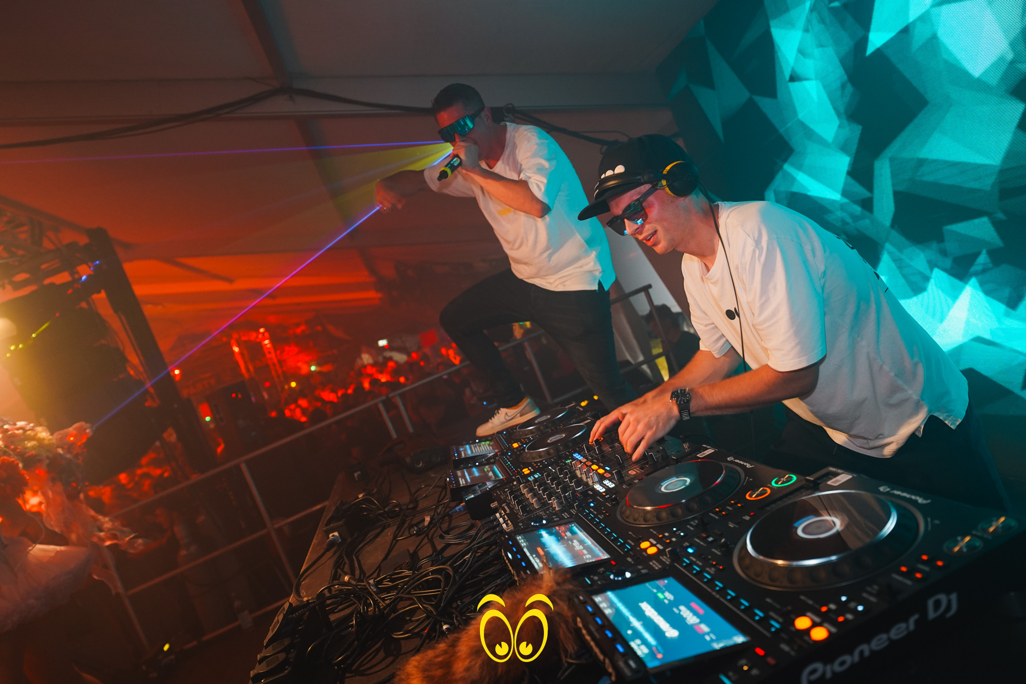 V-PARTY Galerie