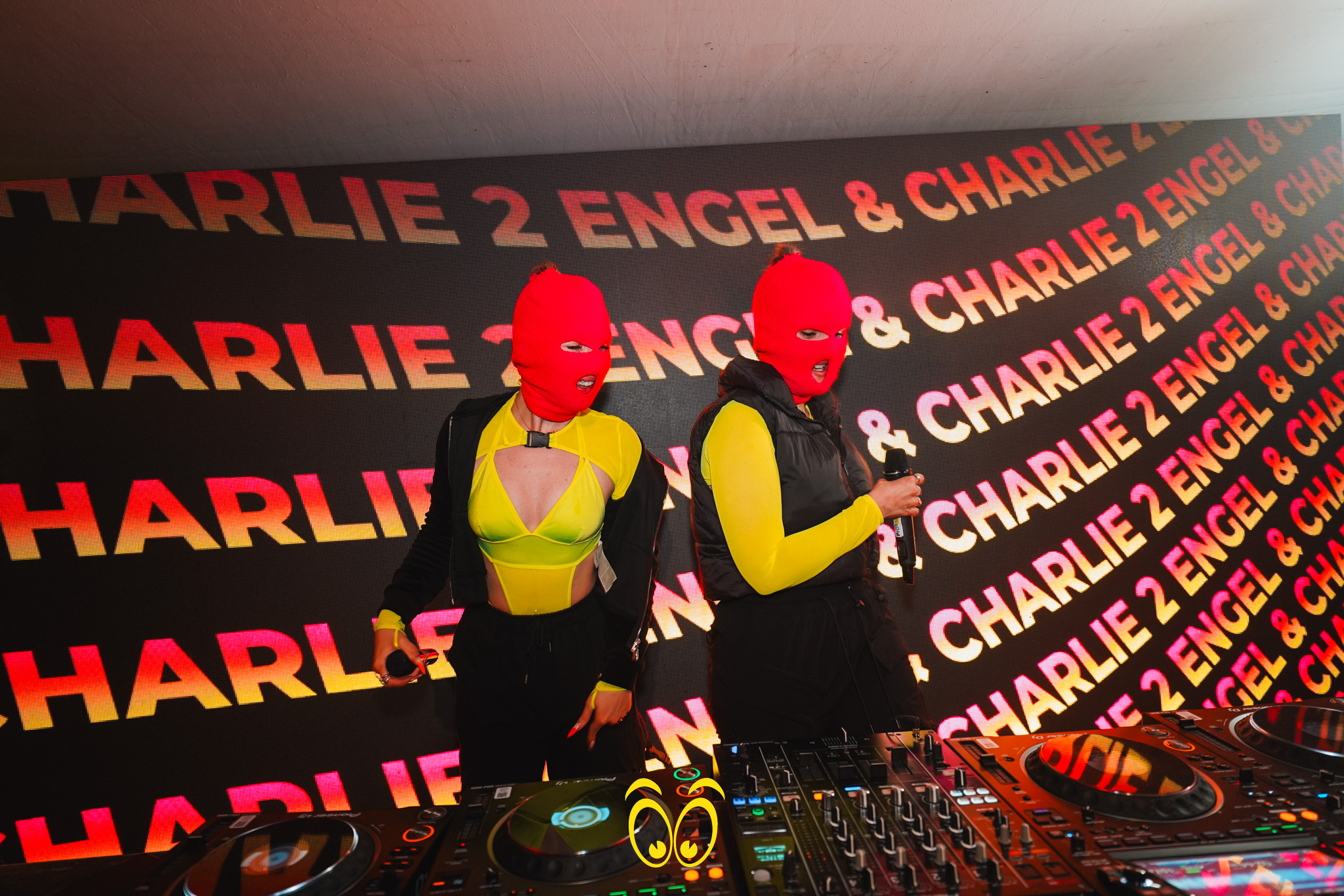 V-PARTY Galerie
