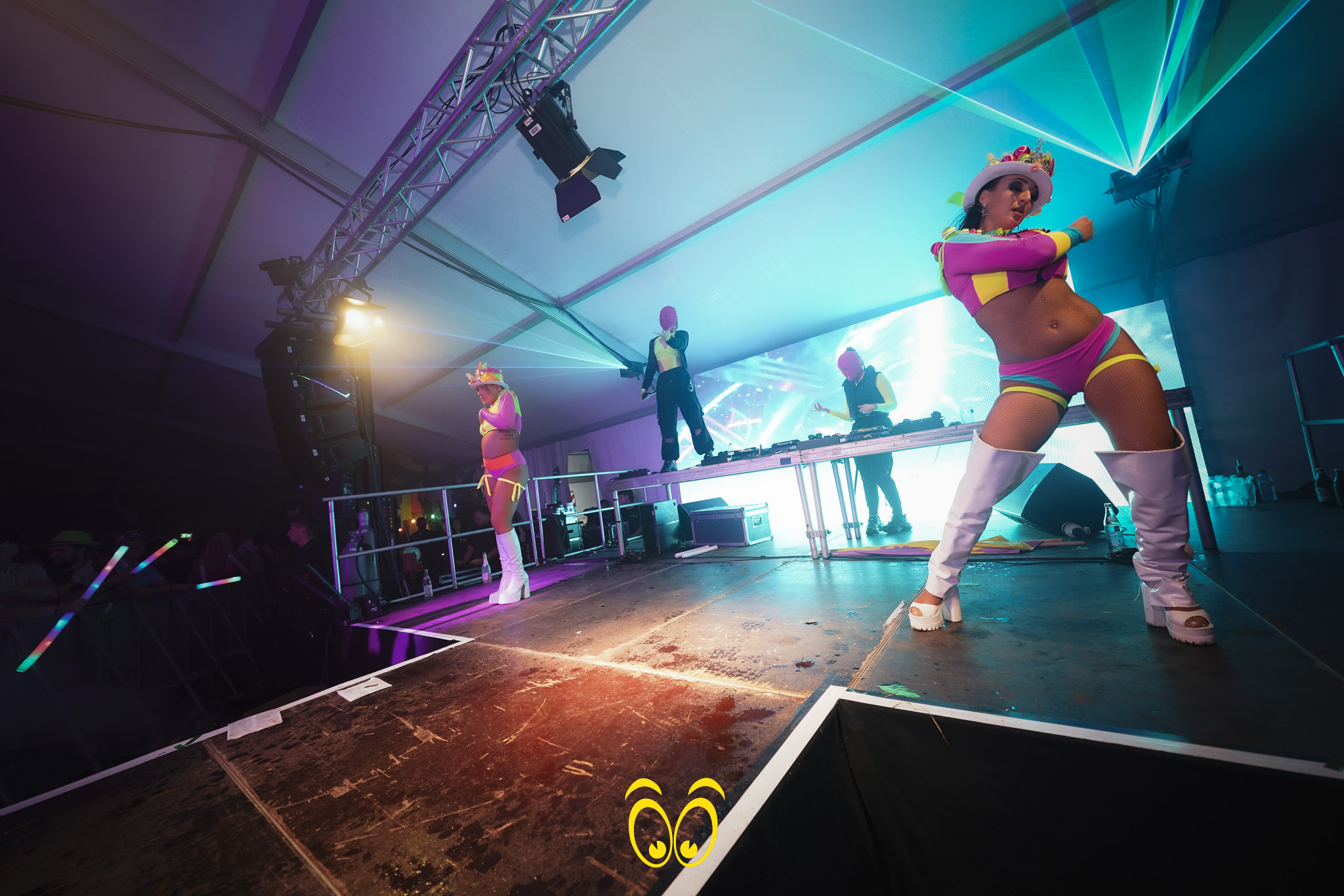 V-PARTY Galerie