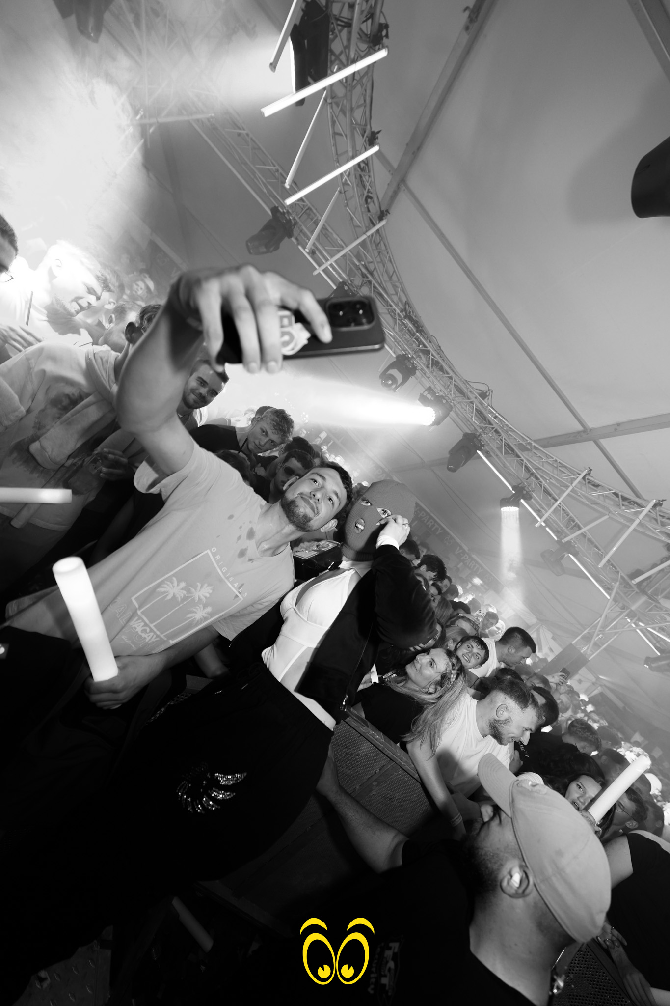 V-PARTY Galerie