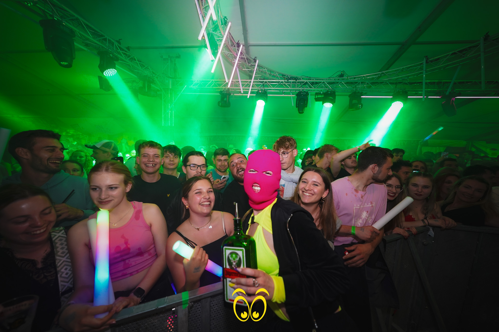V-PARTY Galerie
