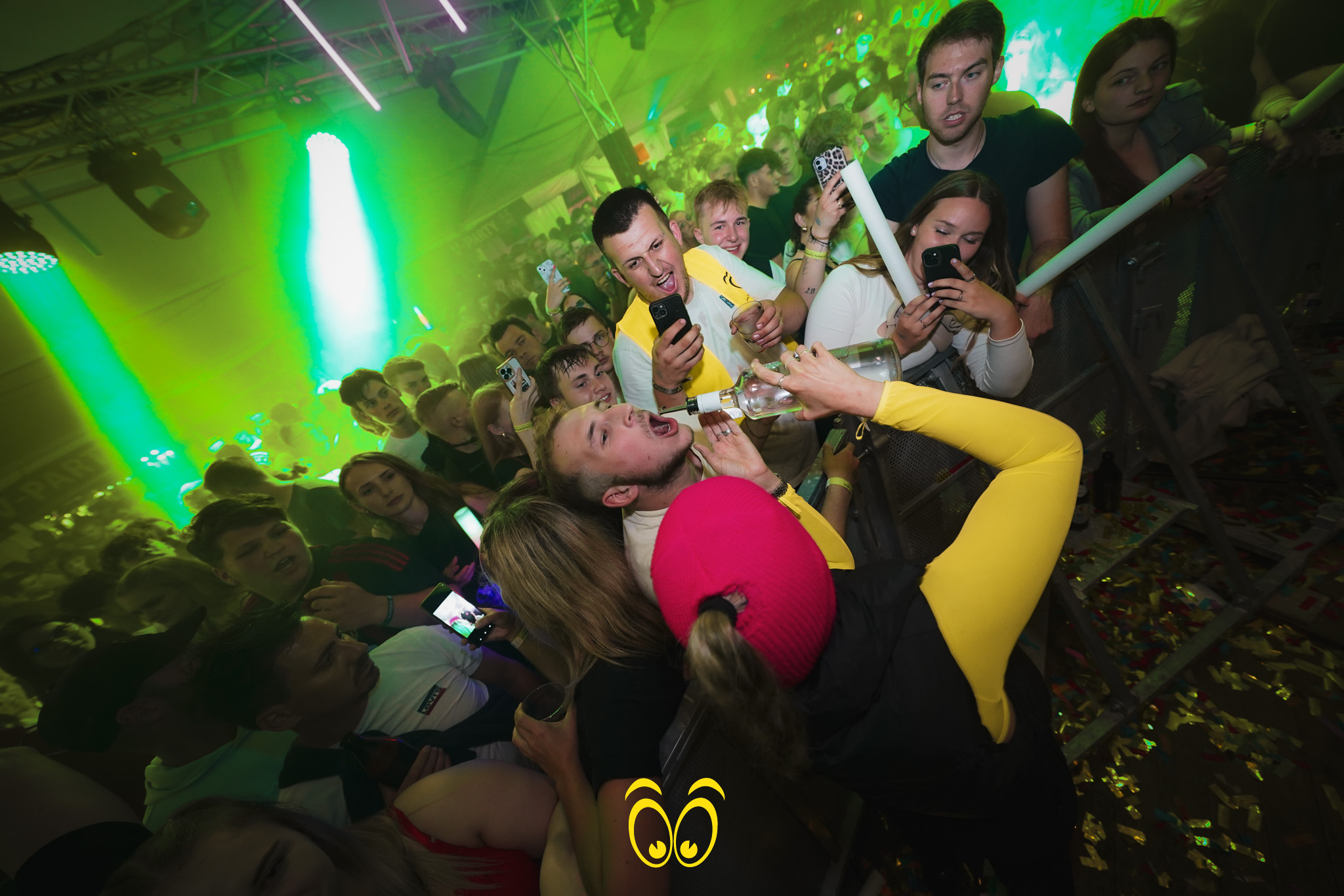 V-PARTY Galerie