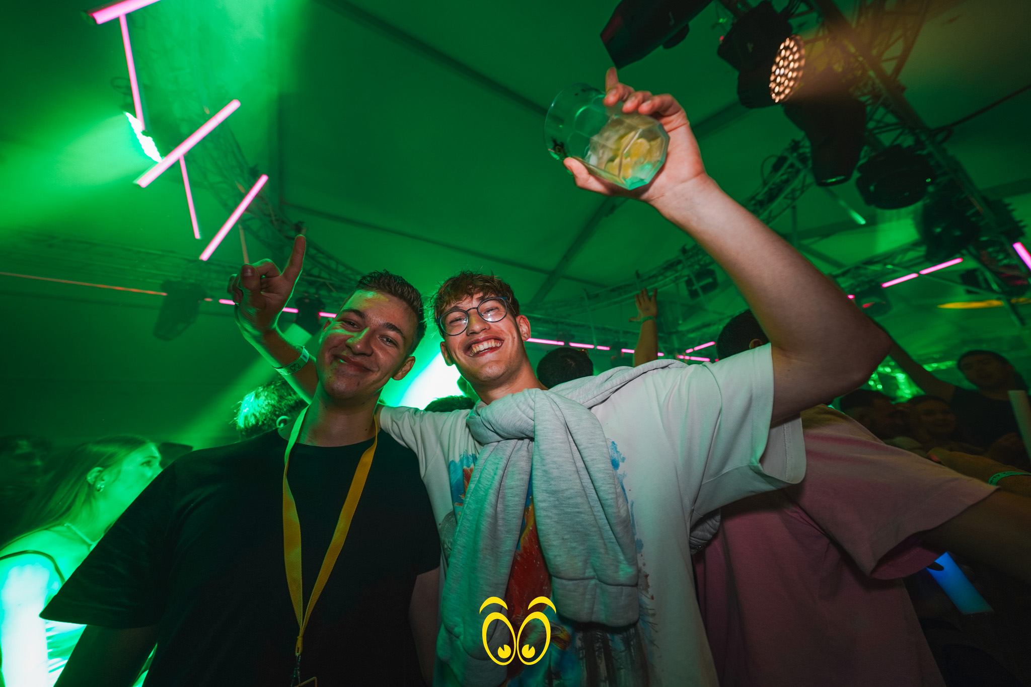 V-PARTY Galerie