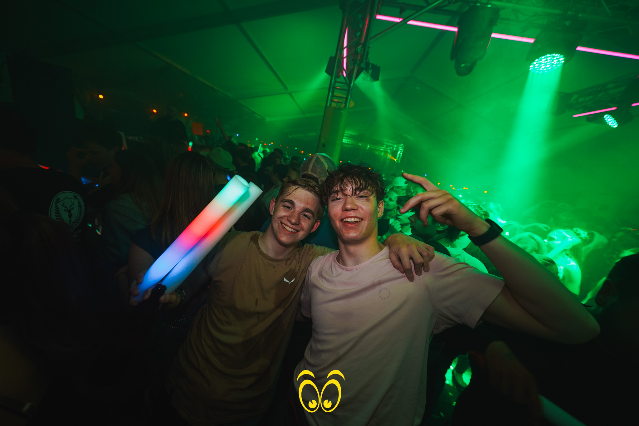 V-PARTY Galerie