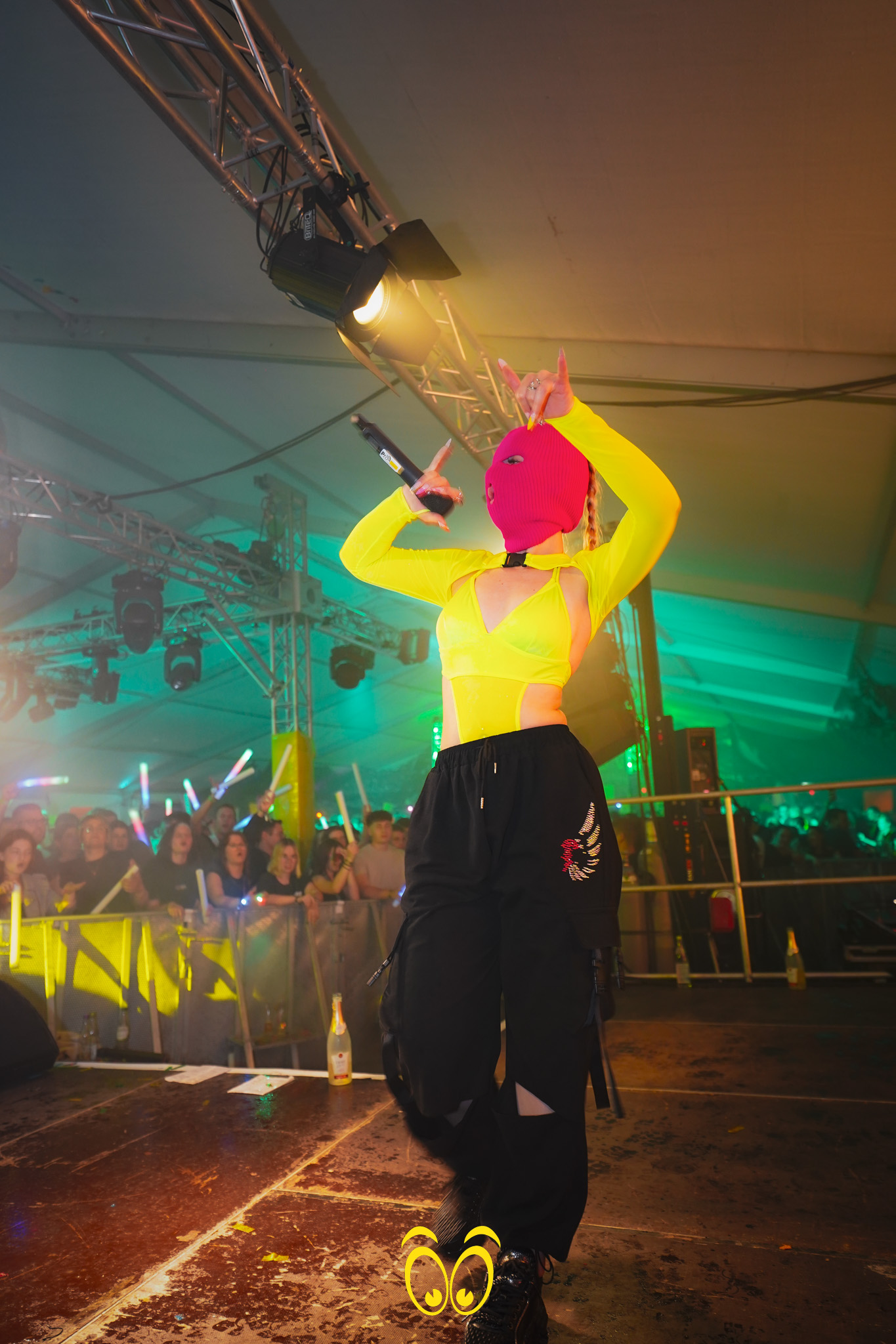 V-PARTY Galerie