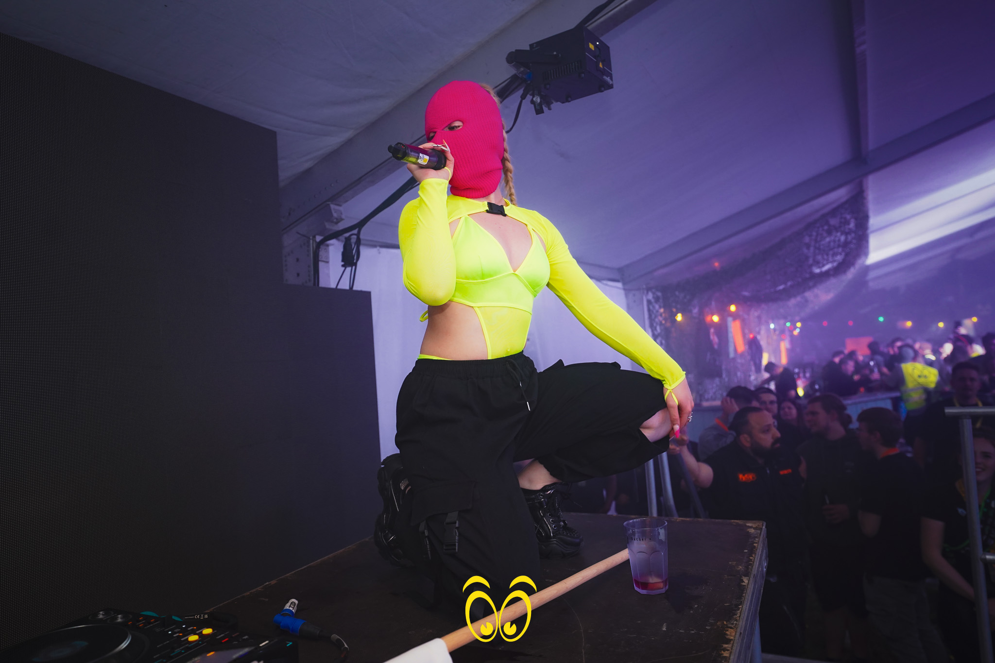 V-PARTY Galerie