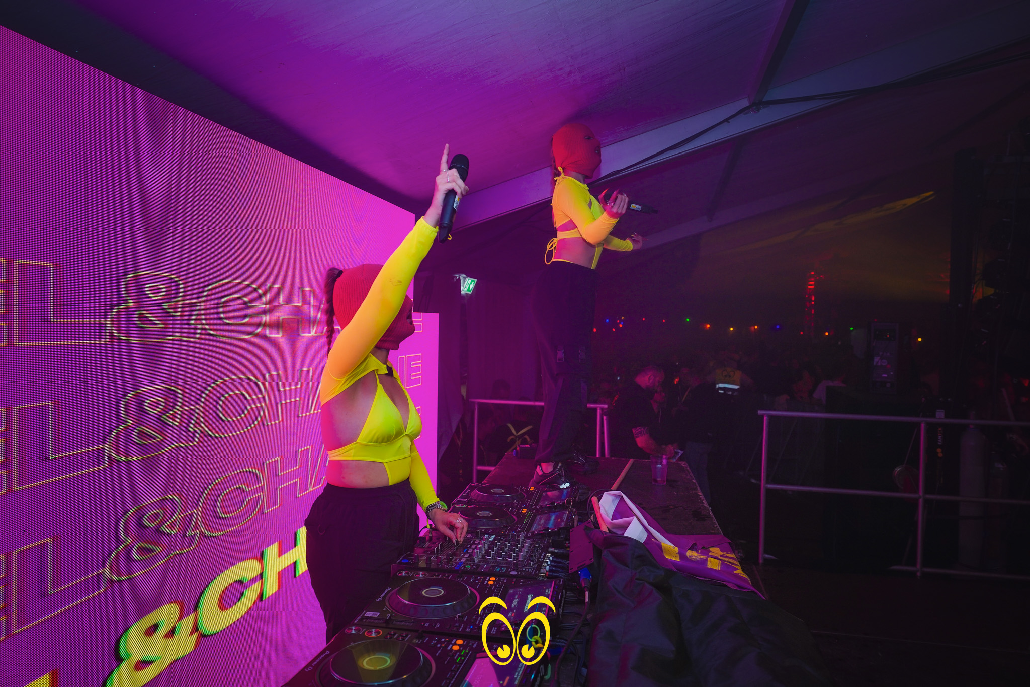 V-PARTY Galerie