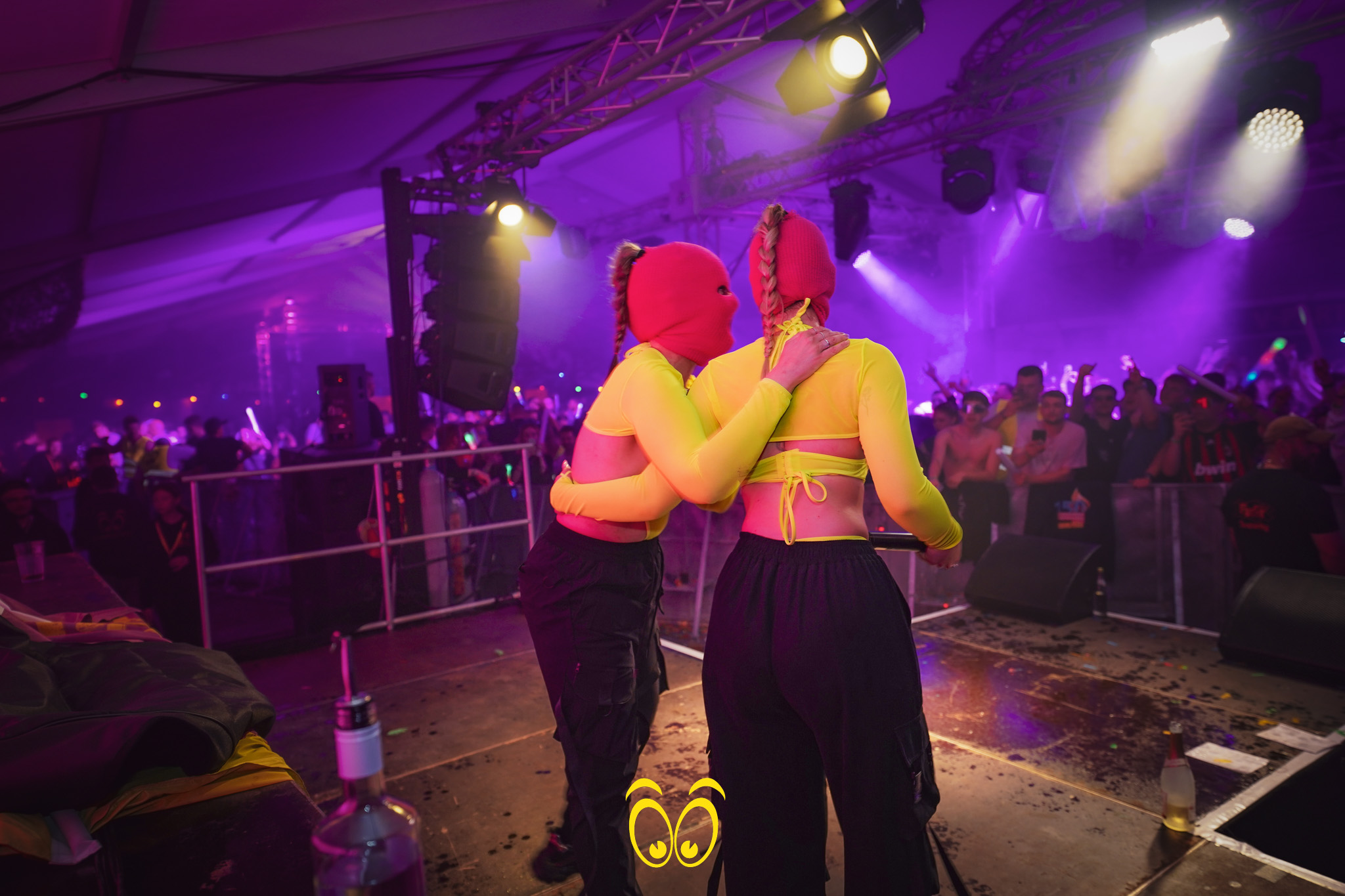 V-PARTY Galerie