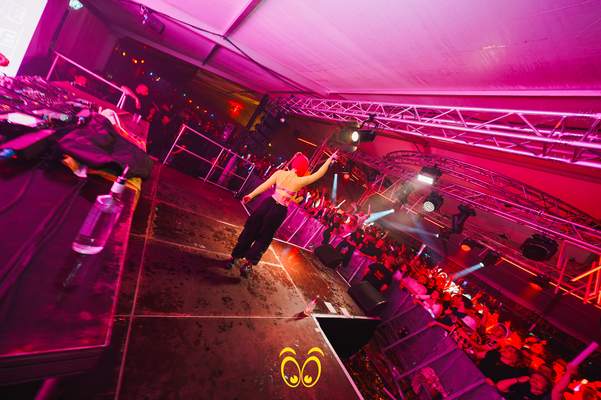V-PARTY Galerie