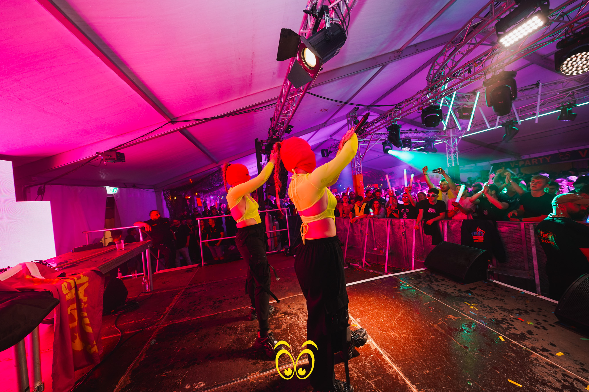V-PARTY Galerie