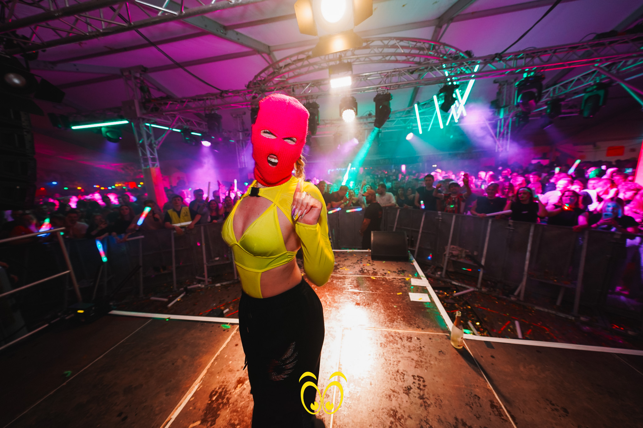 V-PARTY Galerie