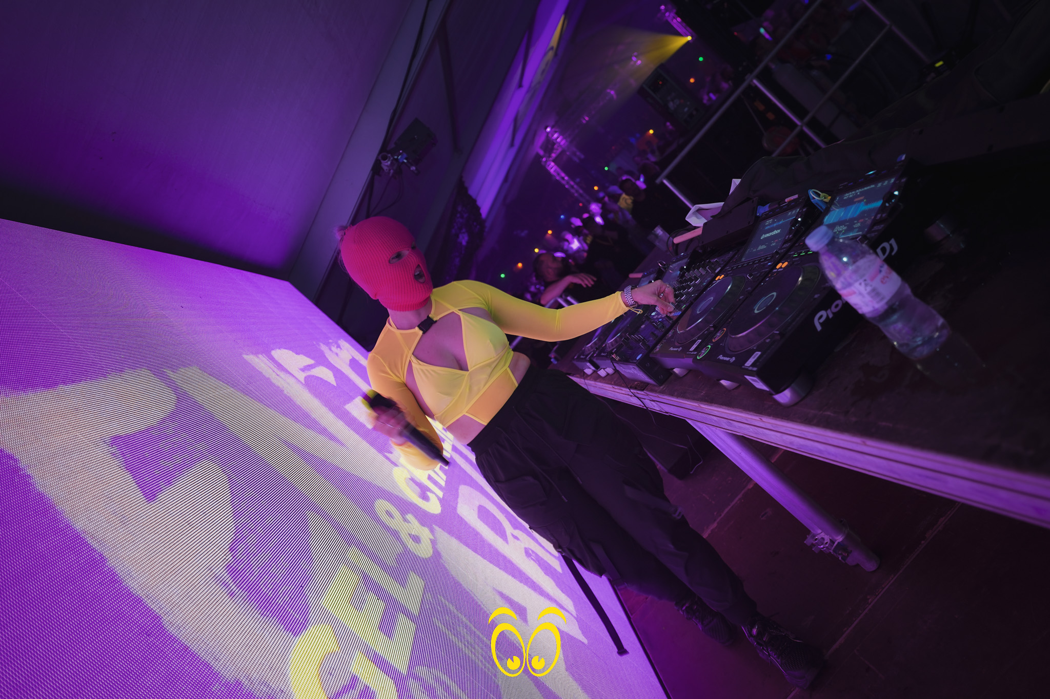 V-PARTY Galerie