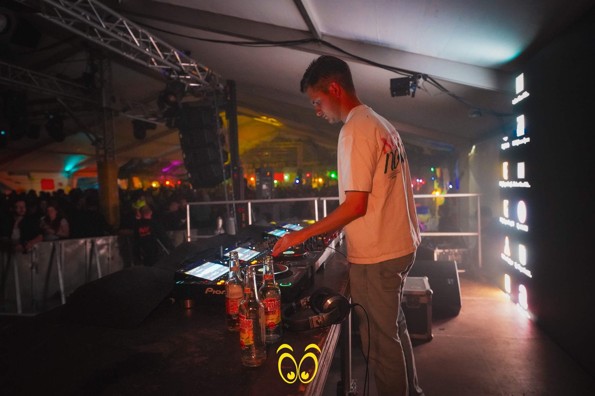 V-PARTY Galerie