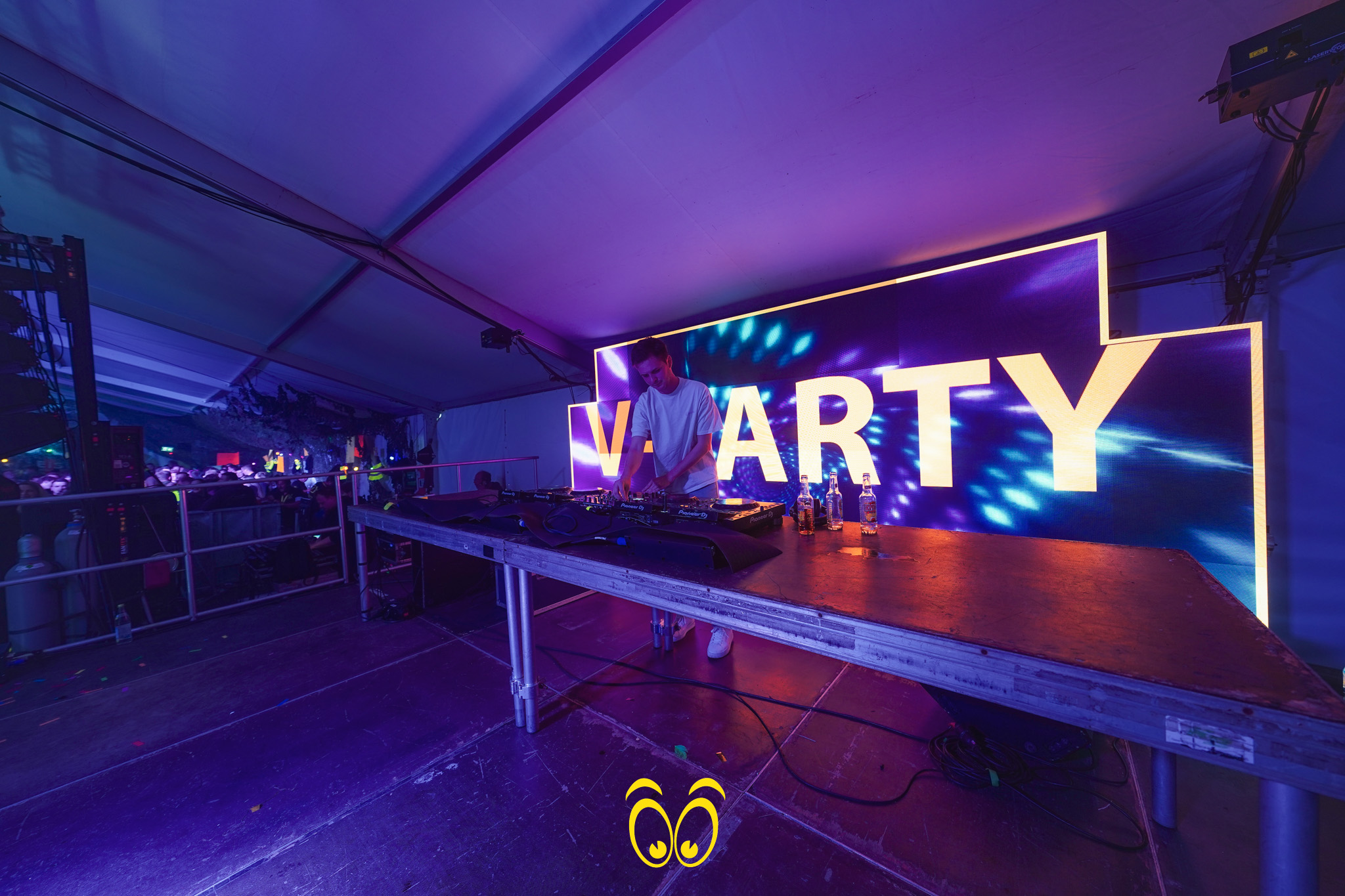 V-PARTY Galerie