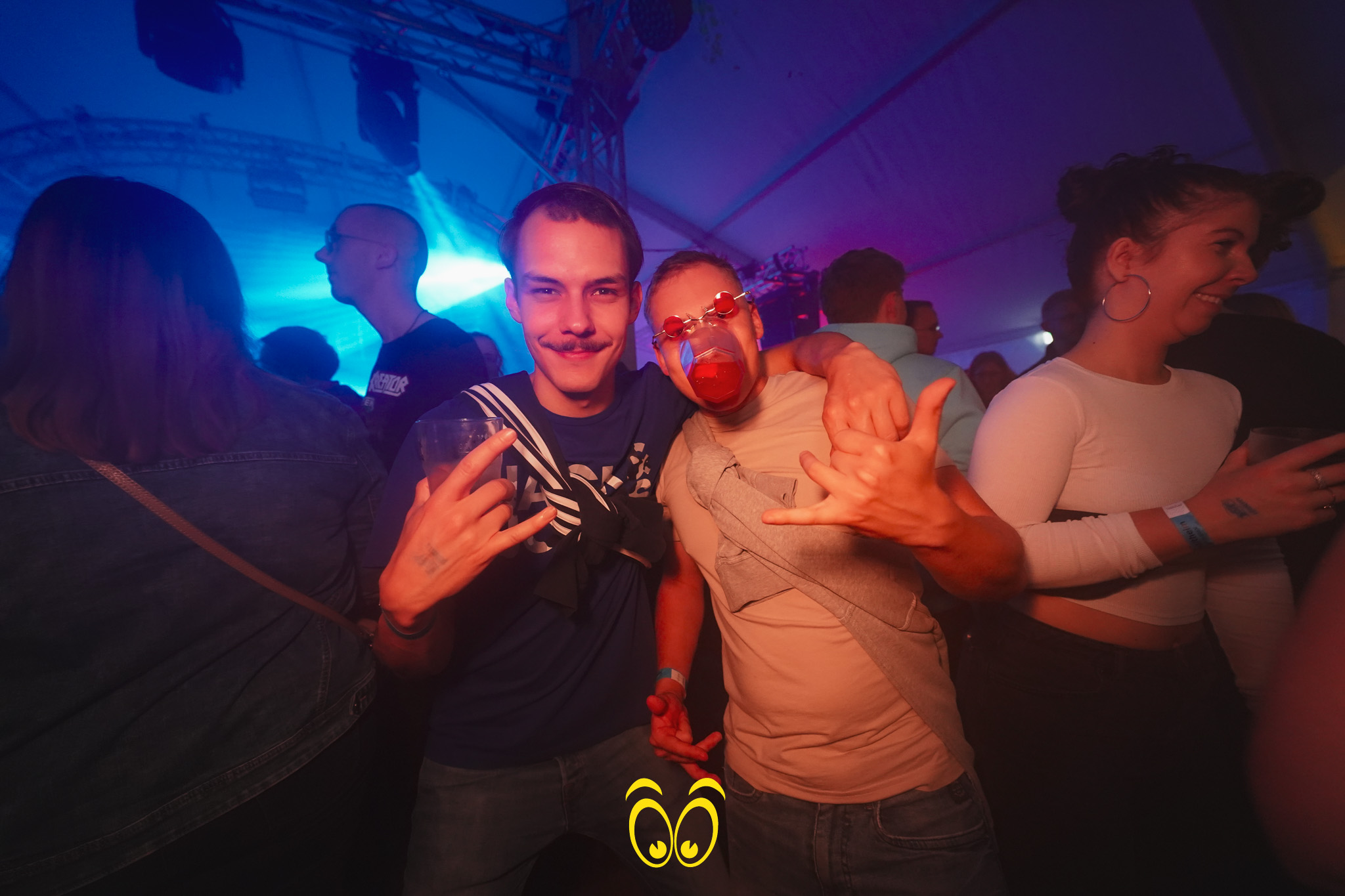 V-PARTY Galerie