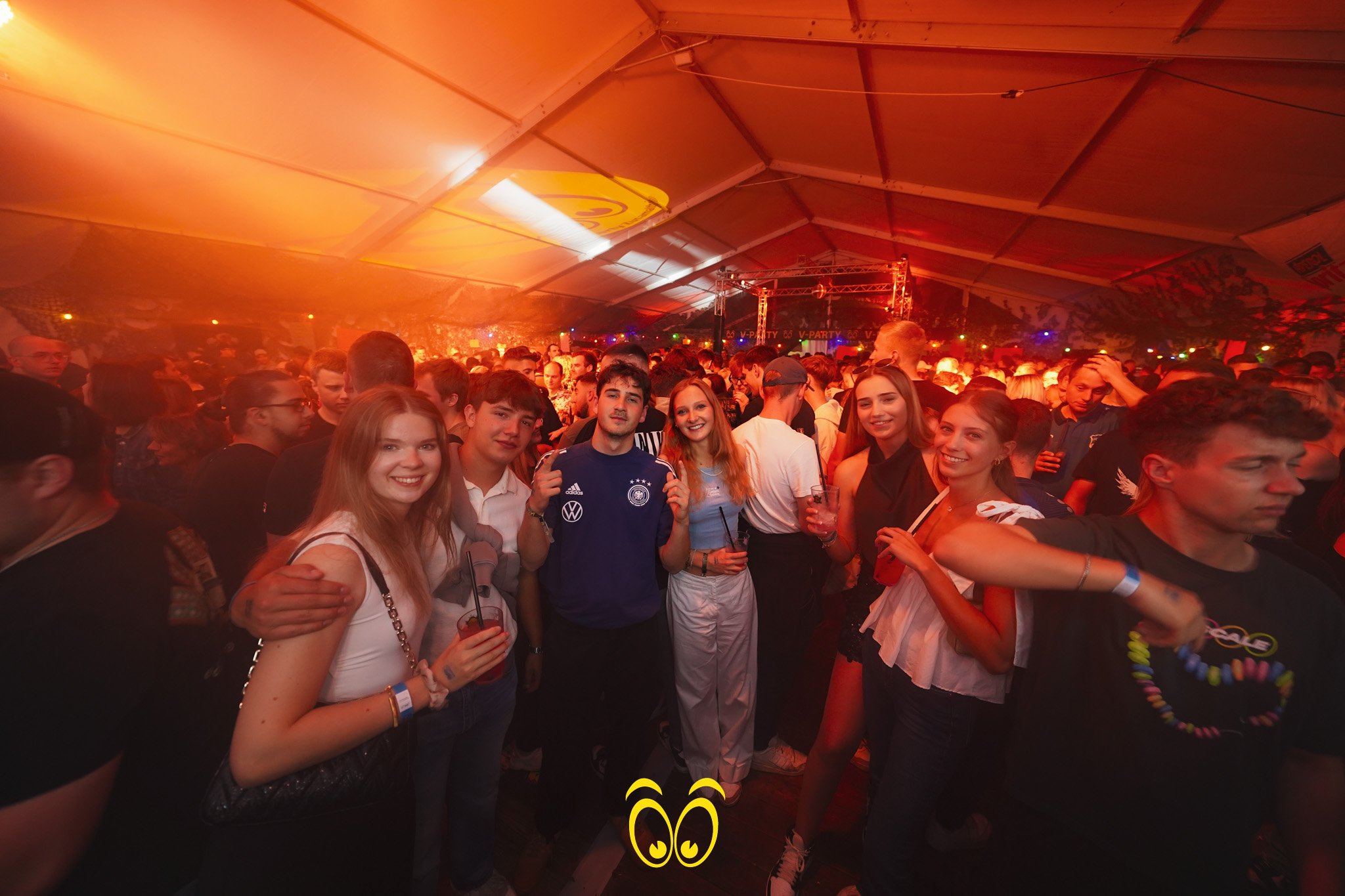 V-PARTY Galerie