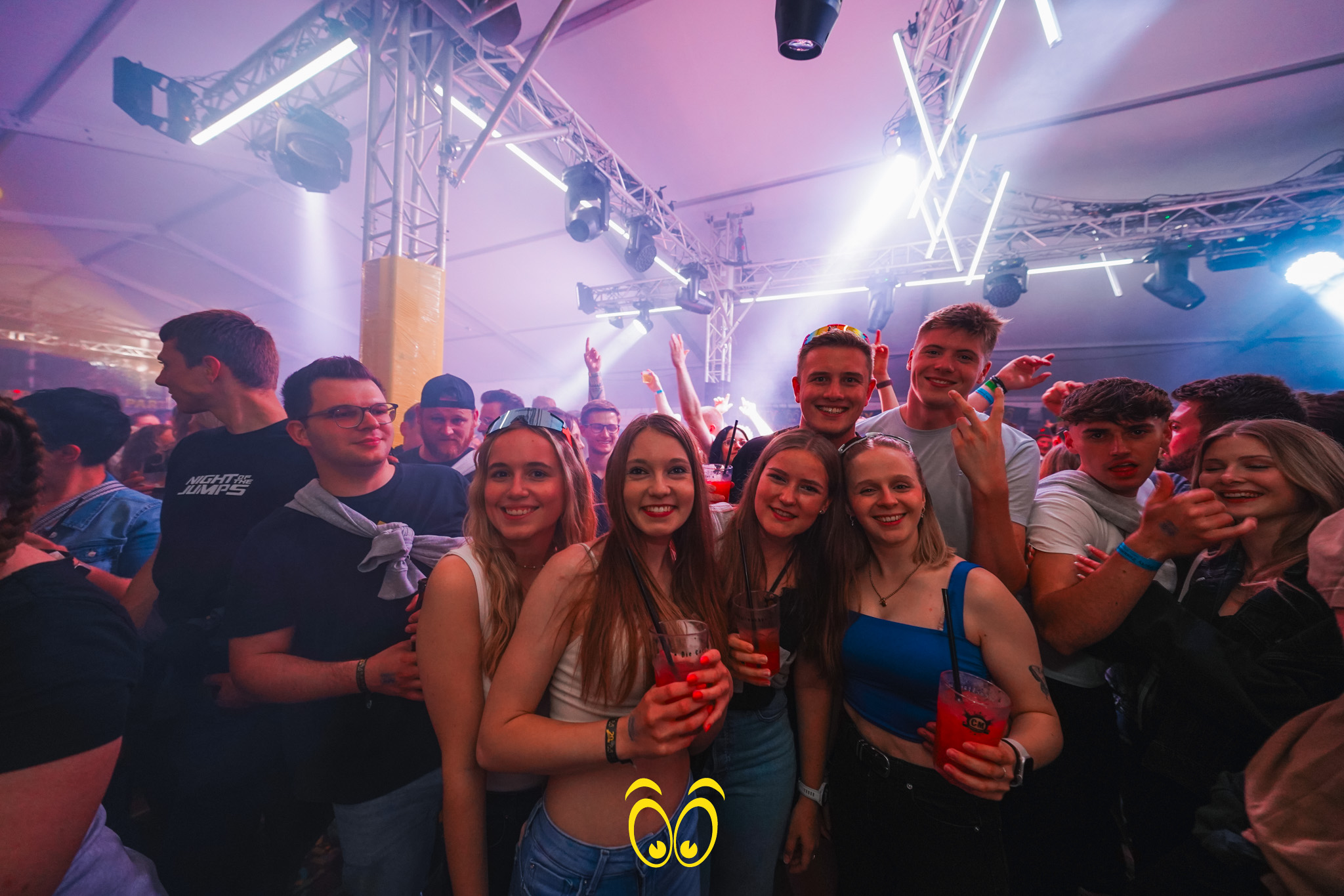 V-PARTY Galerie