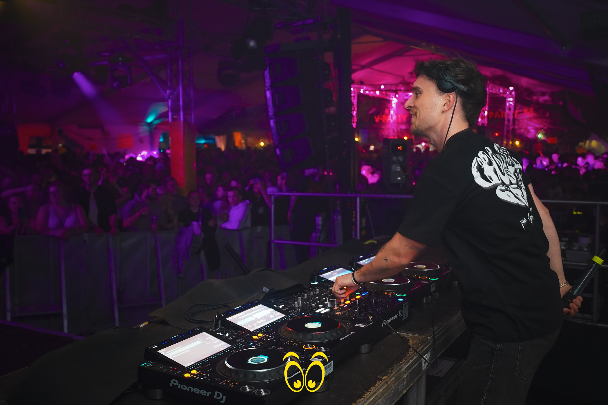 V-PARTY Galerie