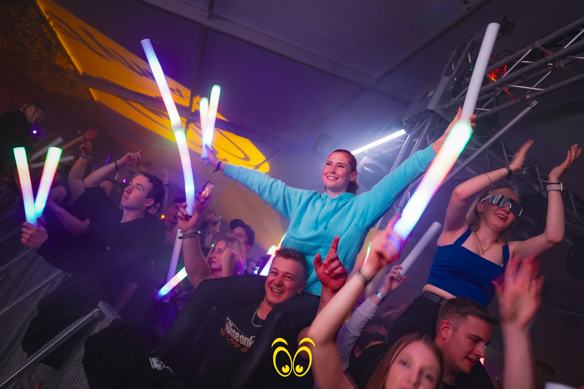 V-PARTY Galerie