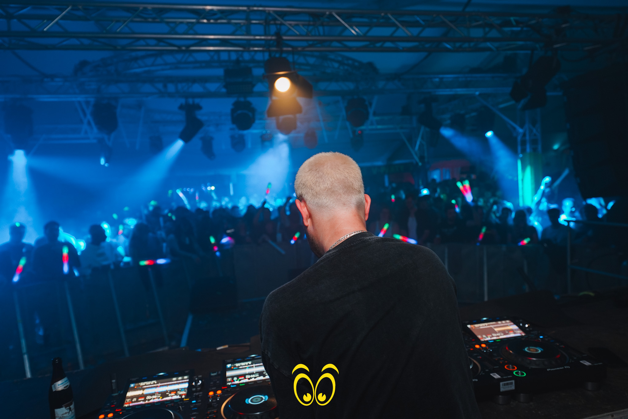 V-PARTY Galerie