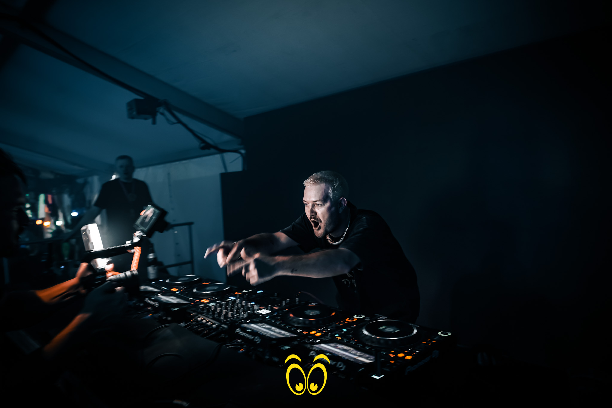V-PARTY Galerie