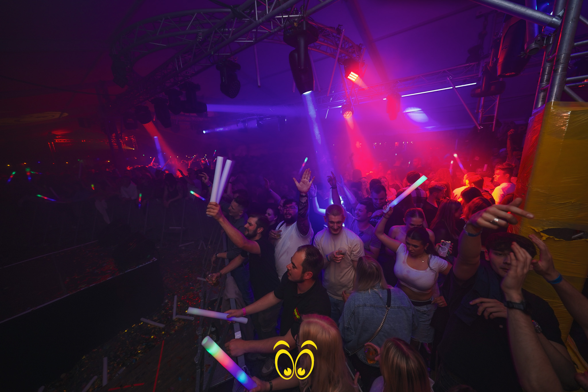 V-PARTY Galerie