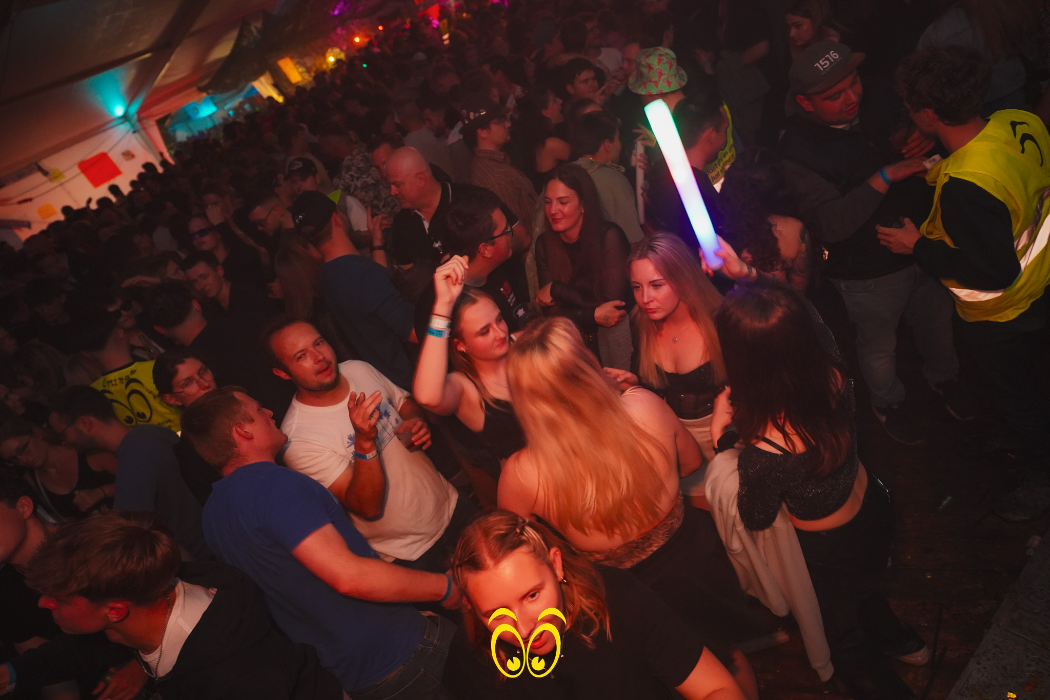 V-PARTY Galerie