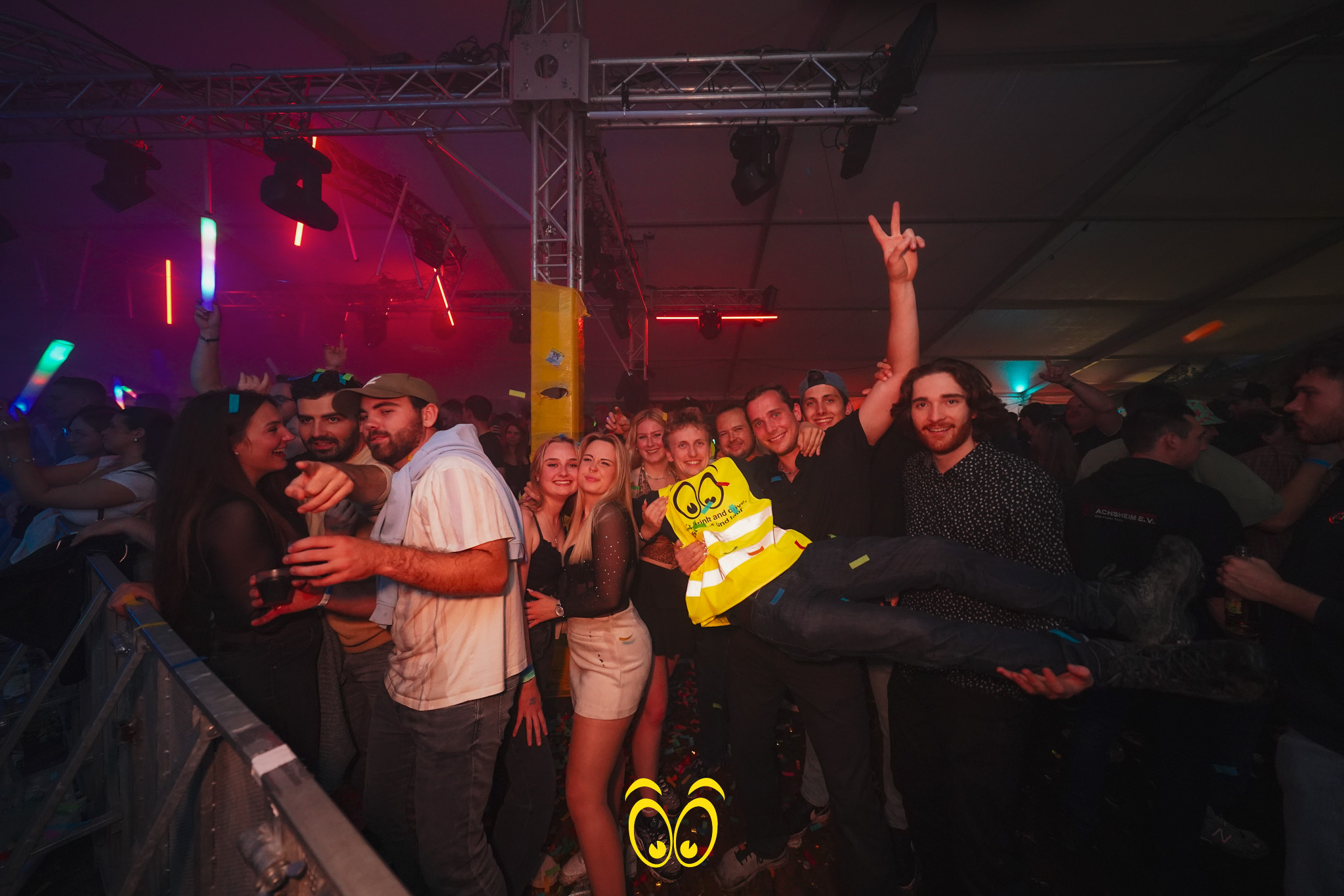 V-PARTY Galerie