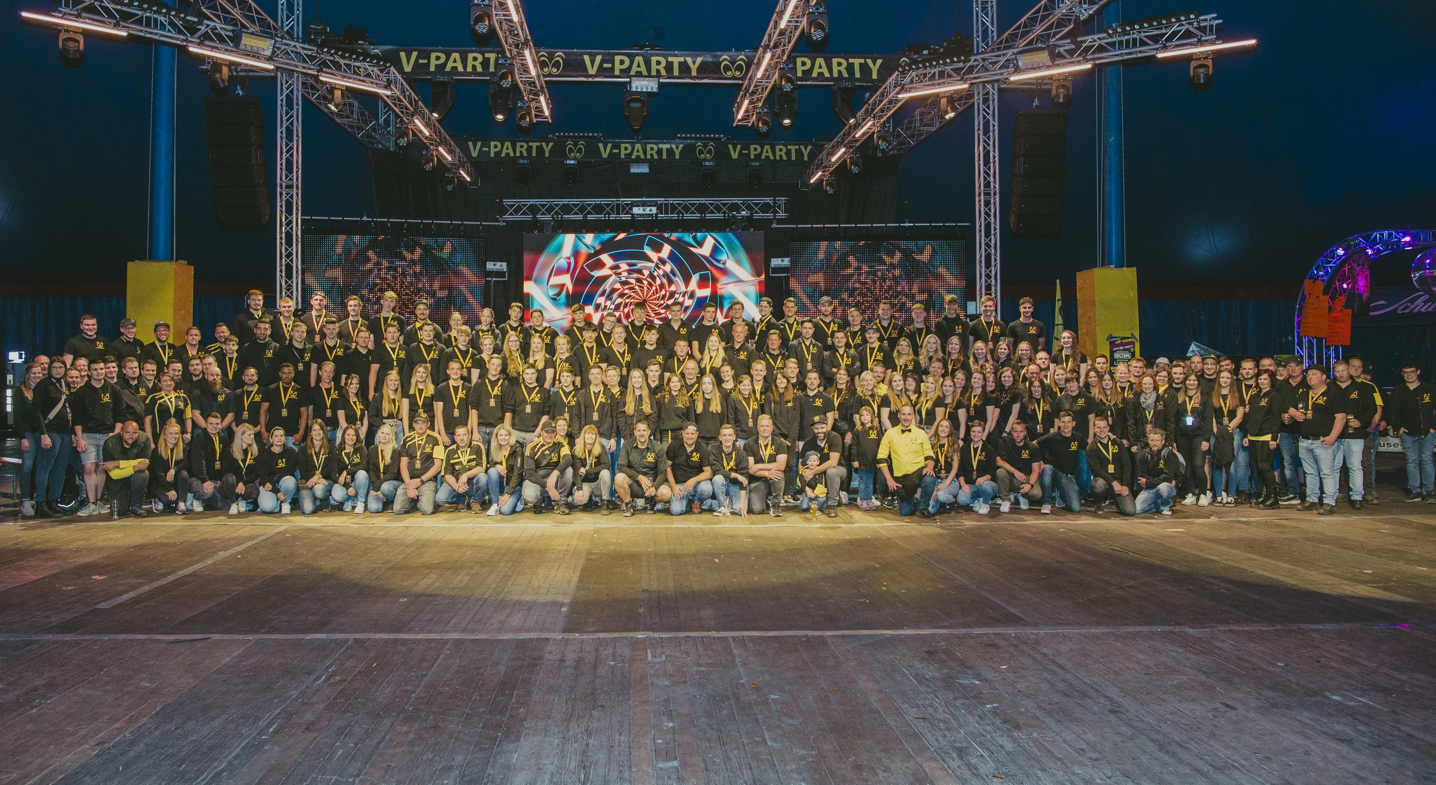 V-PARTY Team Gruppenbild